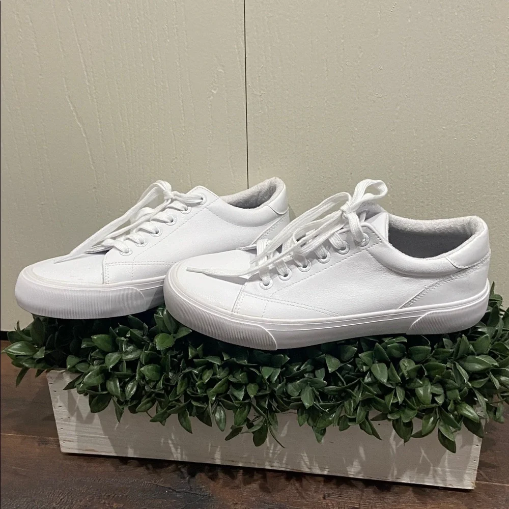 Rachel Zoe Size 10 White Leather Lace Up Sneaker Thick Sole